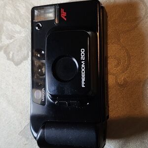 Minolta Freedom 200/AF-EII Camera Uses 35 Mm Film Vintage